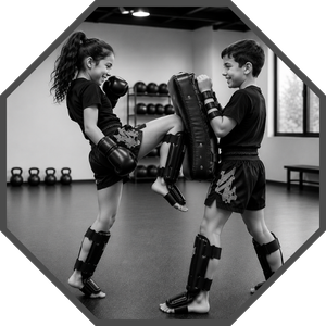 Photo d'un cours de Boxe Enfant (coup de genou)